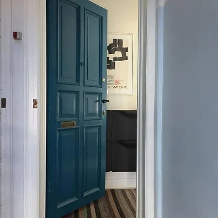 Canal Calm Apartment *