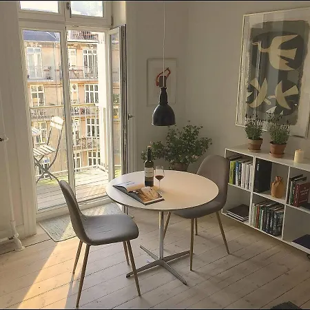 Canal Calm Apartment *